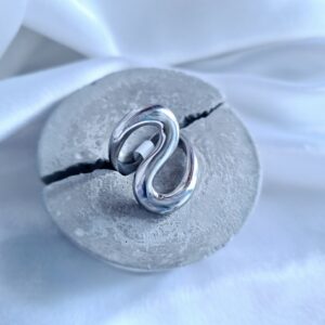 Δαχτυλίδι πομπέ με καμπύλη