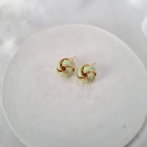 Σκουλαρίκια με μπλεγμένο σχέδιο φυστικί